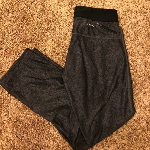 Nike cropped leggings - Picture 3 of 3